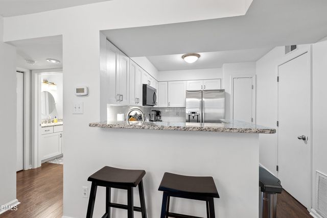 1021 Wirewood Drive 202, Raleigh, NC 27605