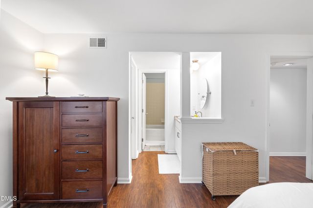 1021 Wirewood Drive 202, Raleigh, NC 27605