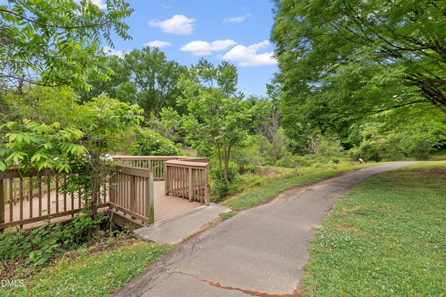 1021 Wirewood Drive 202, Raleigh, NC 27605