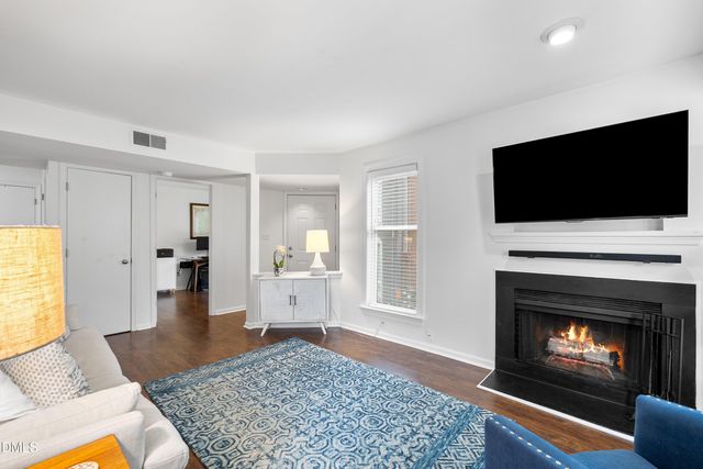 1021 Wirewood Drive 202, Raleigh, NC 27605