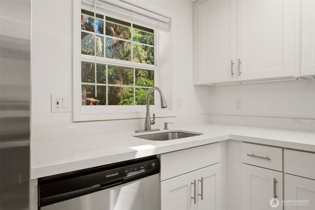 15520 32nd Avenue NE, Shoreline, WA 98155