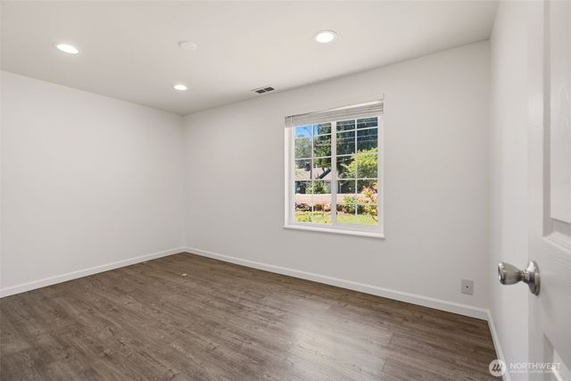 15520 32nd Avenue NE, Shoreline, WA 98155