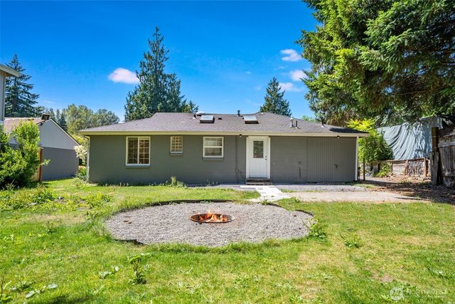 15520 32nd Avenue NE, Shoreline, WA 98155