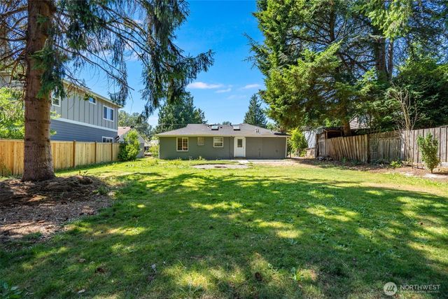 15520 32nd Avenue NE, Shoreline, WA 98155