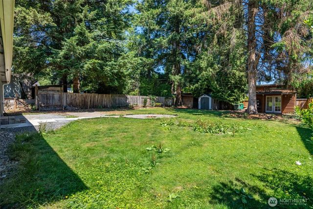 15520 32nd Avenue NE, Shoreline, WA 98155