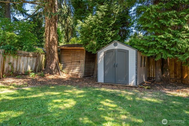 15520 32nd Avenue NE, Shoreline, WA 98155