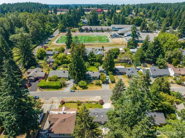 15520 32nd Avenue NE, Shoreline, WA 98155