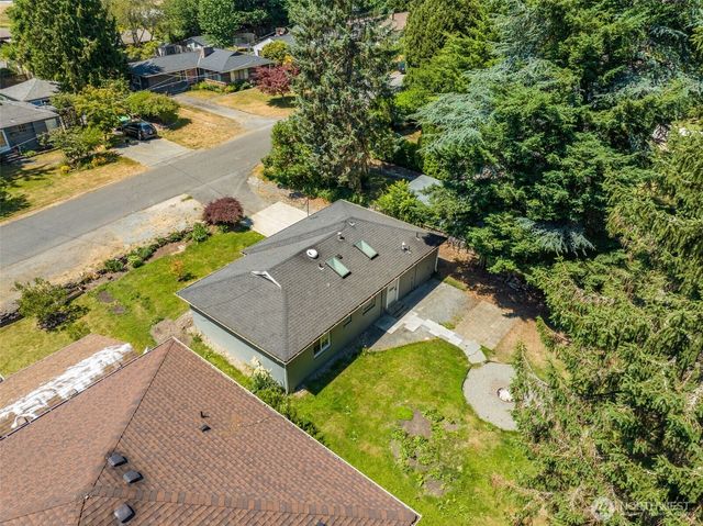 15520 32nd Avenue NE, Shoreline, WA 98155