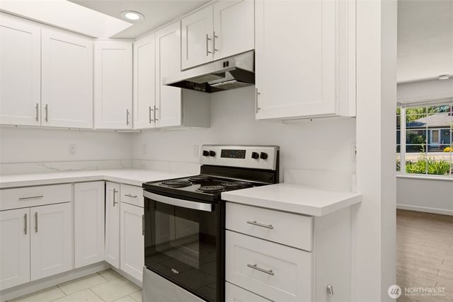 15520 32nd Avenue NE, Shoreline, WA 98155