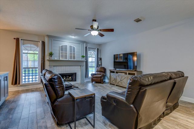 2402 Sarasota Drive, Friendswood, TX 77546