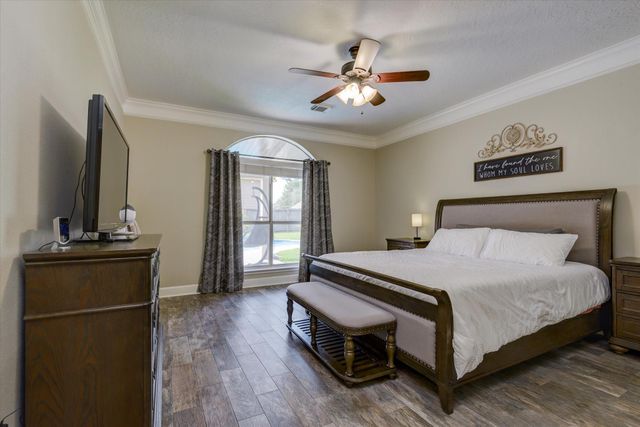 2402 Sarasota Drive, Friendswood, TX 77546