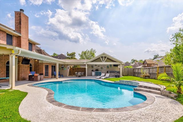 2402 Sarasota Drive, Friendswood, TX 77546