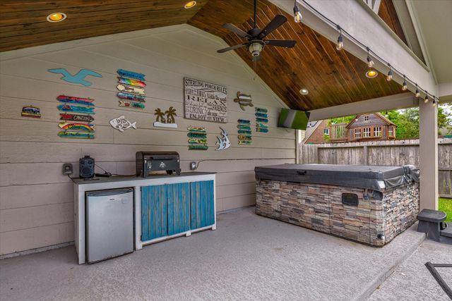 2402 Sarasota Drive, Friendswood, TX 77546