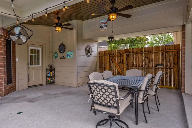 2402 Sarasota Drive, Friendswood, TX 77546