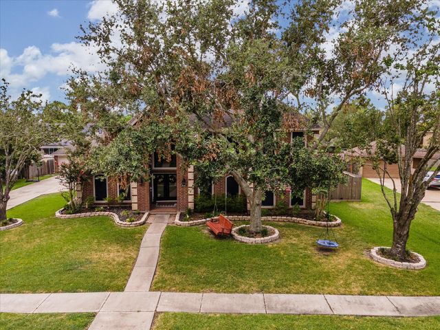 2402 Sarasota Drive, Friendswood, TX 77546