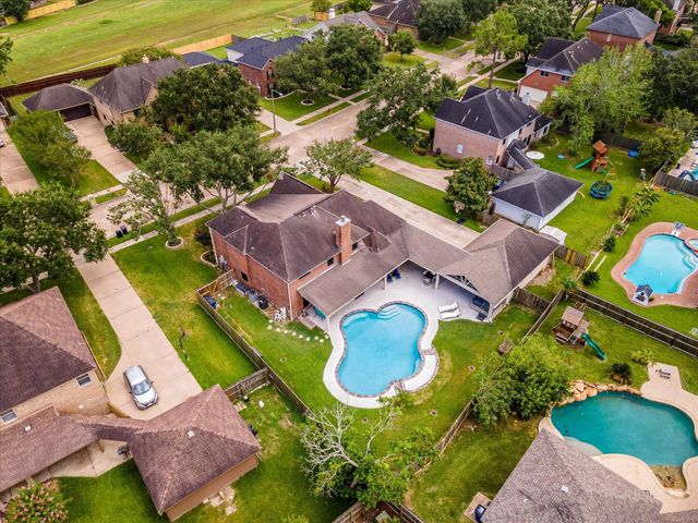 2402 Sarasota Drive, Friendswood, TX 77546