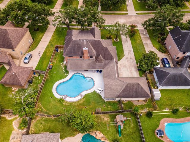 2402 Sarasota Drive, Friendswood, TX 77546