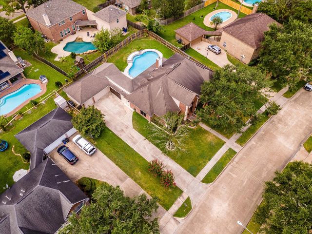 2402 Sarasota Drive, Friendswood, TX 77546