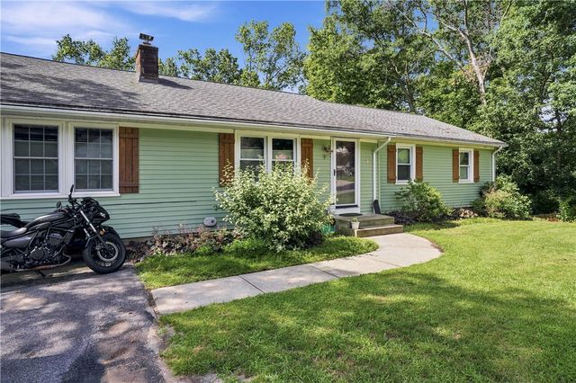 7 Byrd Avenue, Johnston, RI 02919
