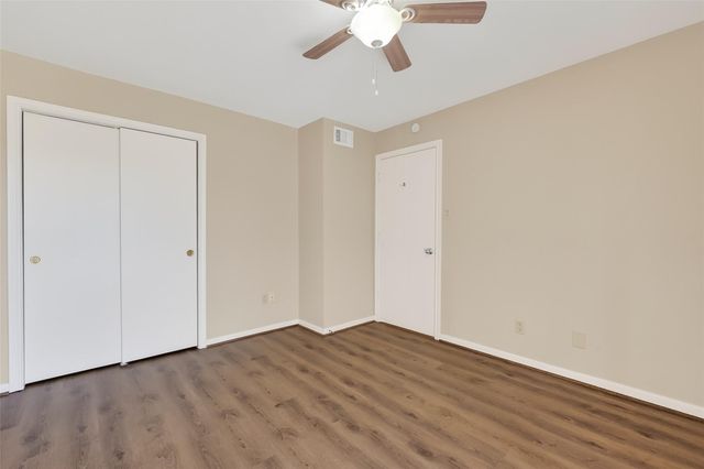 209 Lakeview Terrace D, Conroe, TX 77356