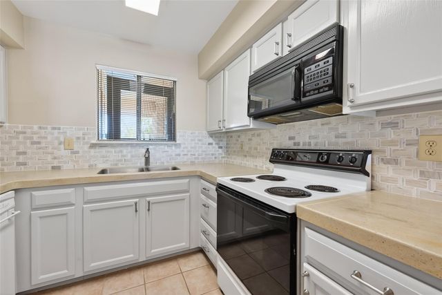 209 Lakeview Terrace D, Conroe, TX 77356