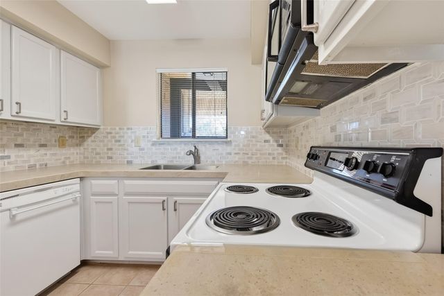 209 Lakeview Terrace D, Conroe, TX 77356