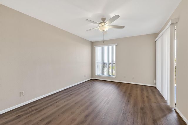 209 Lakeview Terrace D, Conroe, TX 77356