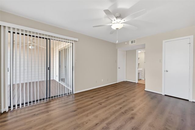 209 Lakeview Terrace D, Conroe, TX 77356