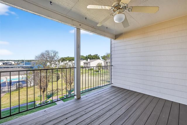 209 Lakeview Terrace D, Conroe, TX 77356