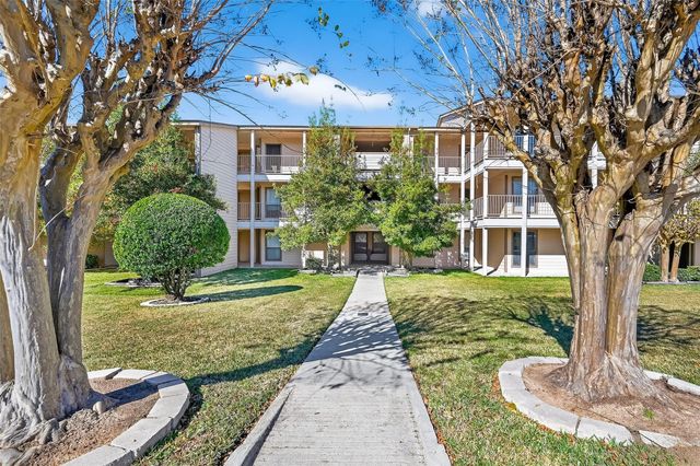 209 Lakeview Terrace D, Conroe, TX 77356