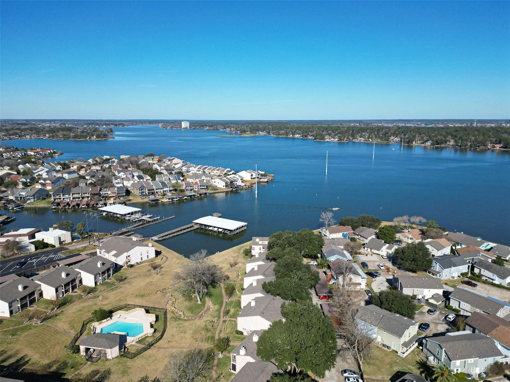 209 Lakeview Terrace D, Conroe, TX 77356