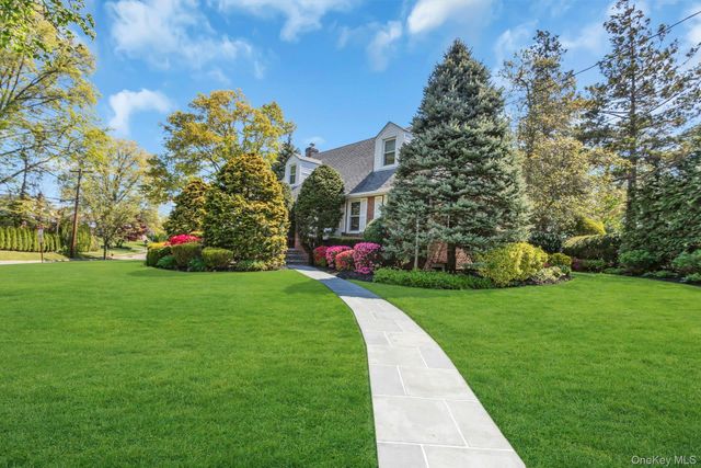 304 Old Courthouse Road, New Hyde Park, NY 11040