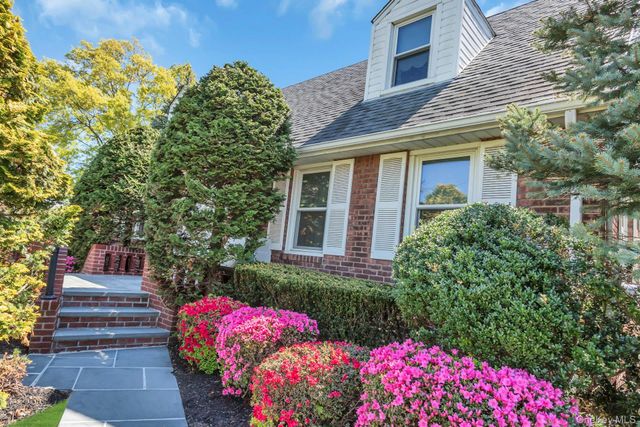 304 Old Courthouse Road, New Hyde Park, NY 11040