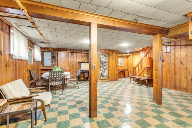 304 Old Courthouse Road, New Hyde Park, NY 11040