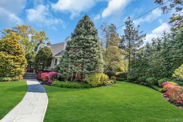 304 Old Courthouse Road, New Hyde Park, NY 11040