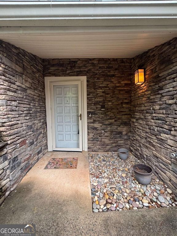 12 Basswood Circle, Sandy Springs, GA 30328 — photo 2