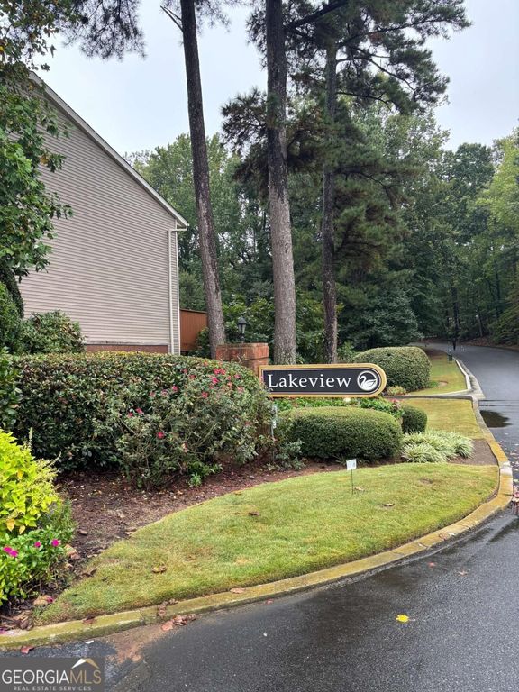 12 Basswood Circle, Sandy Springs, GA 30328 — photo 3