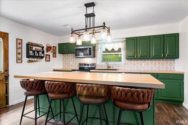 77 Morrow Lane, Boonville, IN 47601
