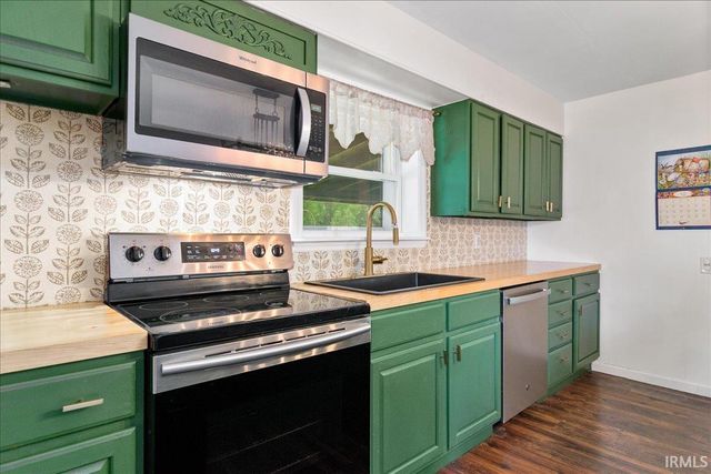 77 Morrow Lane, Boonville, IN 47601