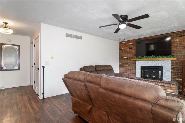 77 Morrow Lane, Boonville, IN 47601