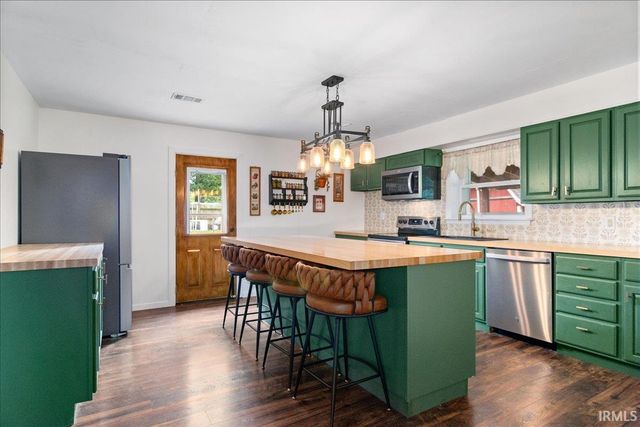 77 Morrow Lane, Boonville, IN 47601