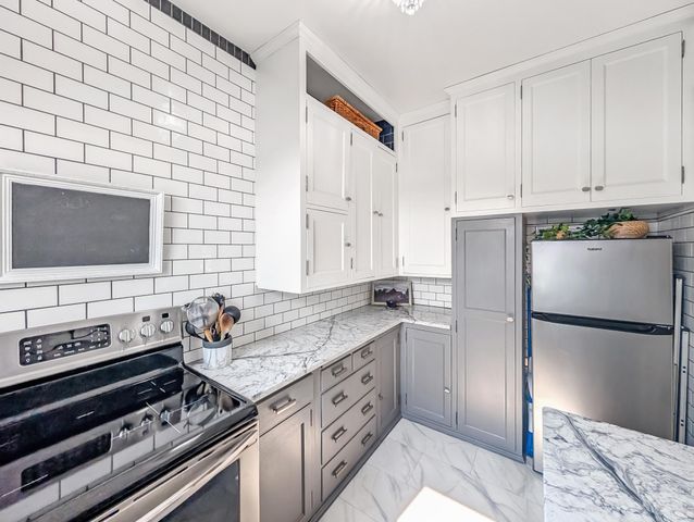 2615 Park Avenue 611, Minneapolis, MN 55407