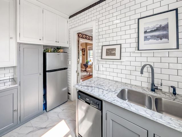 2615 Park Avenue 611, Minneapolis, MN 55407