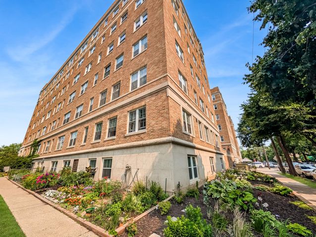 2615 Park Avenue 611, Minneapolis, MN 55407