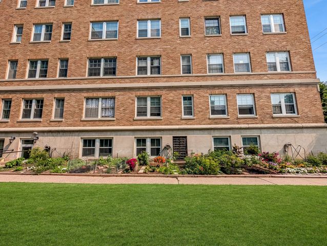 2615 Park Avenue 611, Minneapolis, MN 55407