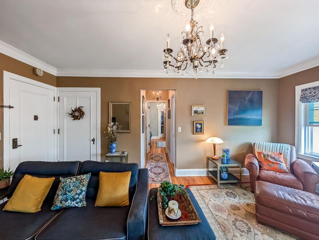 2615 Park Avenue 611, Minneapolis, MN 55407