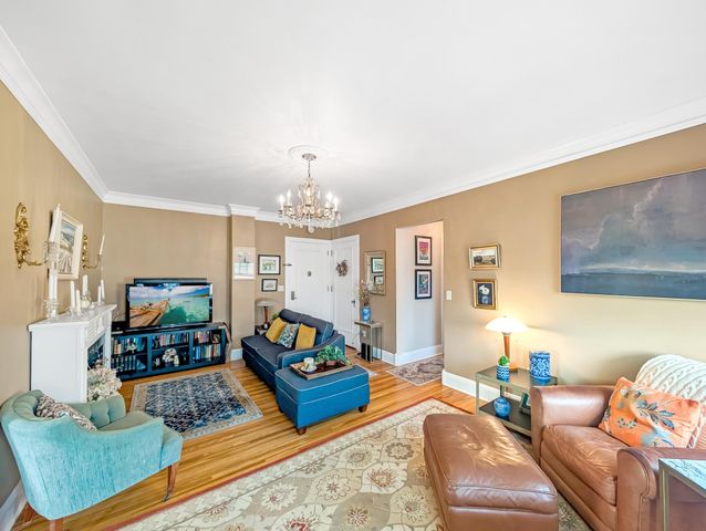 2615 Park Avenue 611, Minneapolis, MN 55407