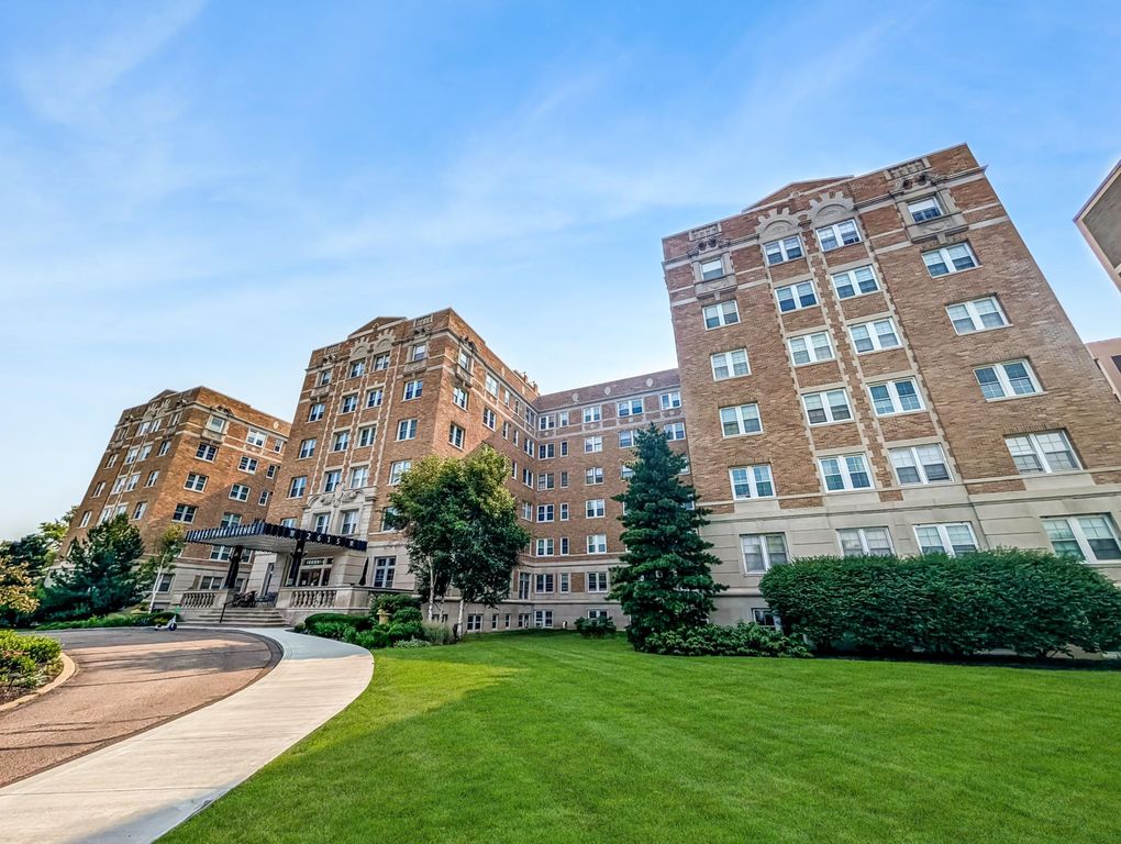 2615 Park Avenue 611, Minneapolis, MN 55407