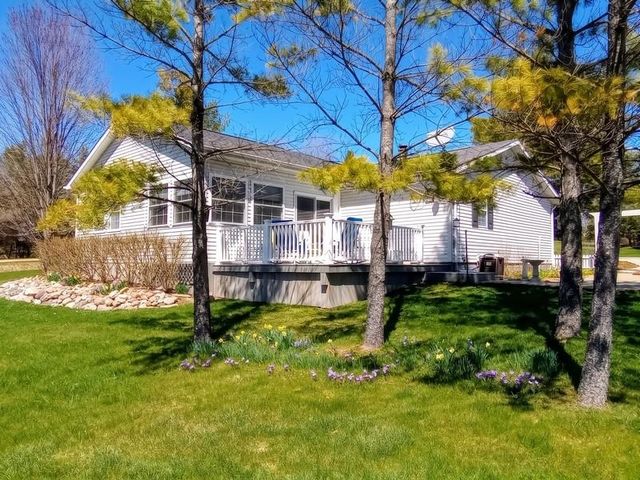 5402 Lexington Avenue, Gladwin, MI 48624
