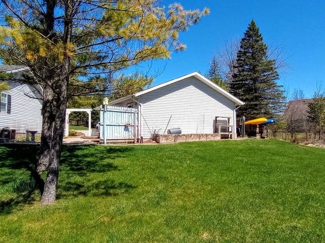 5402 Lexington Avenue, Gladwin, MI 48624